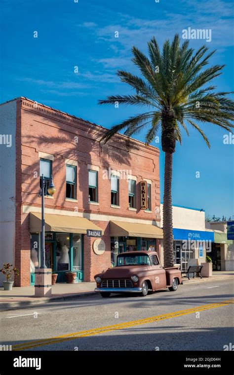 gallery downtown new smyrna beach.